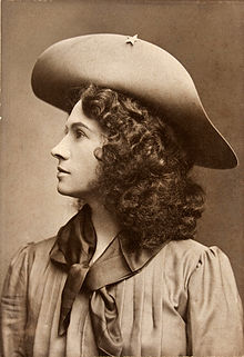 220px-Annie_Oakley_c1903