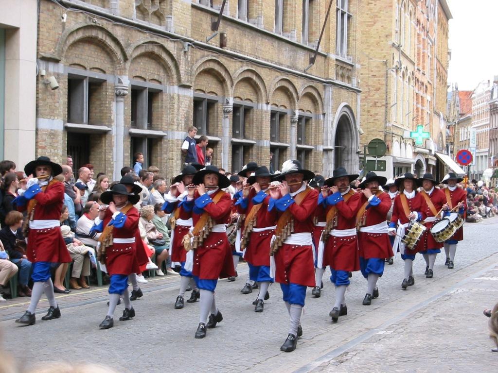 Parada in Ypres. Autor foto Kotembal. Sursa Wikipedia.