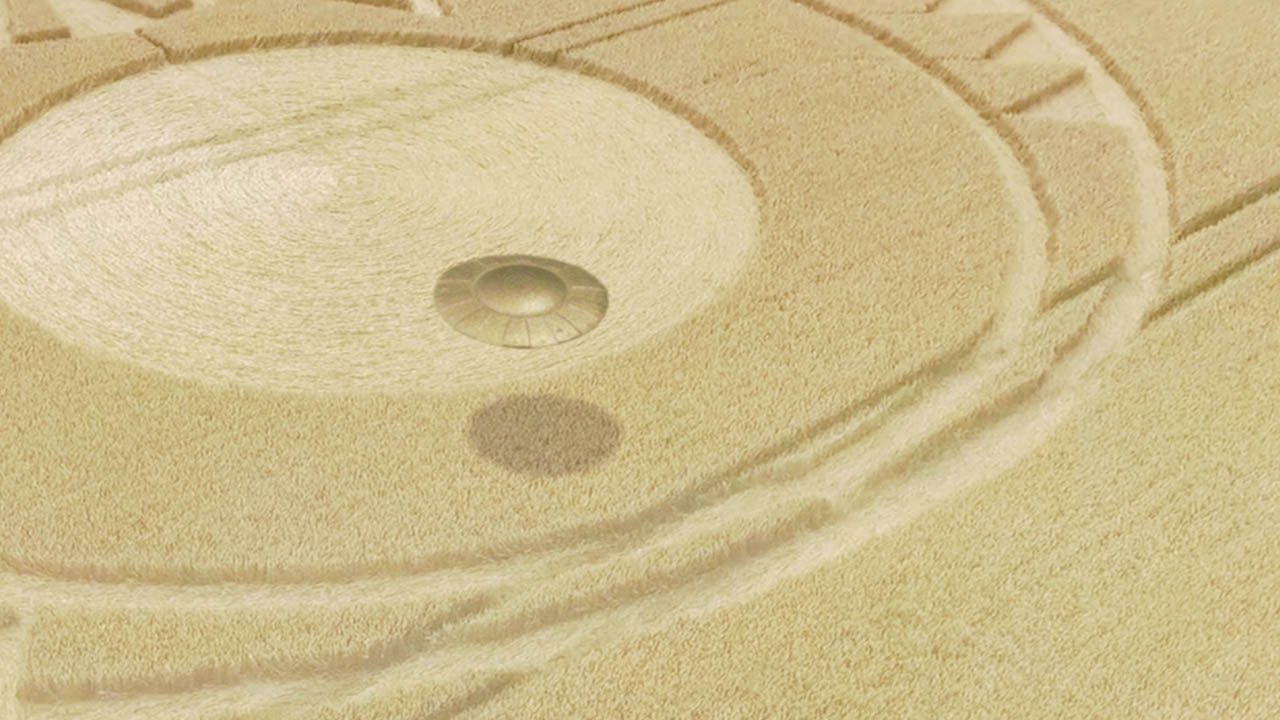 OZN surprins în timp ce făcea crop circles