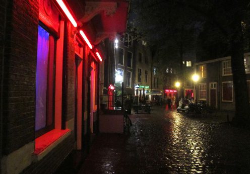 warmo_to_oude_kerk_red_light