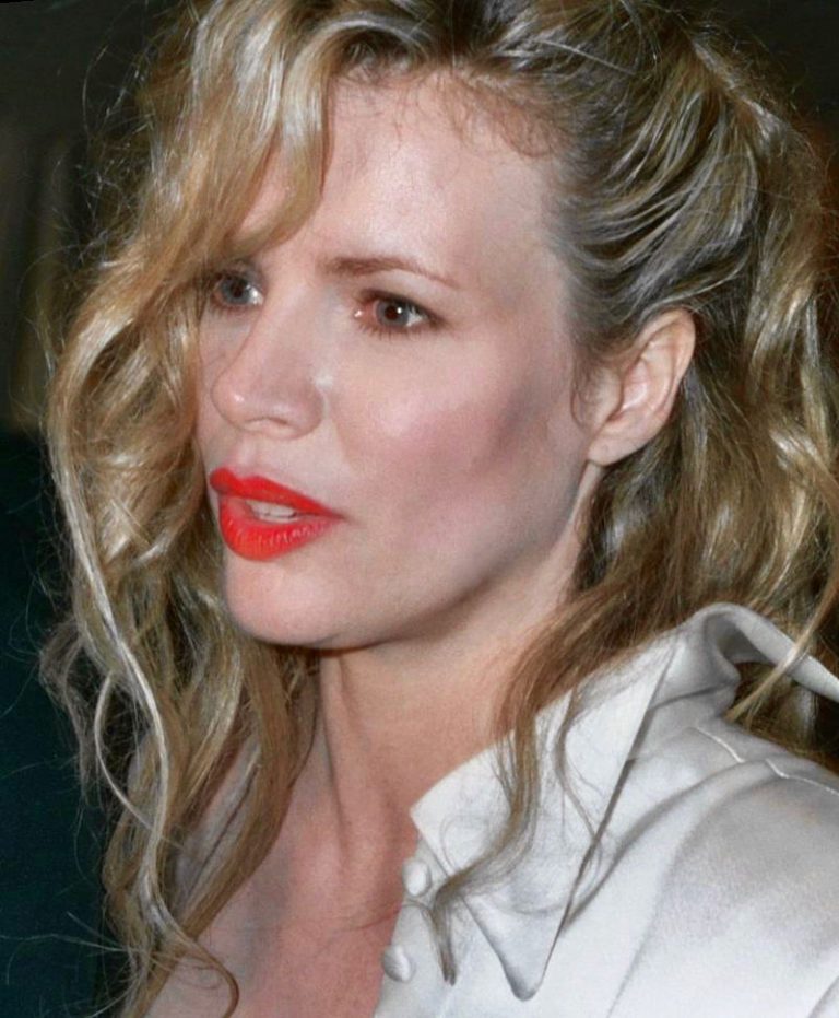 kim_basinger_2105860771_crop