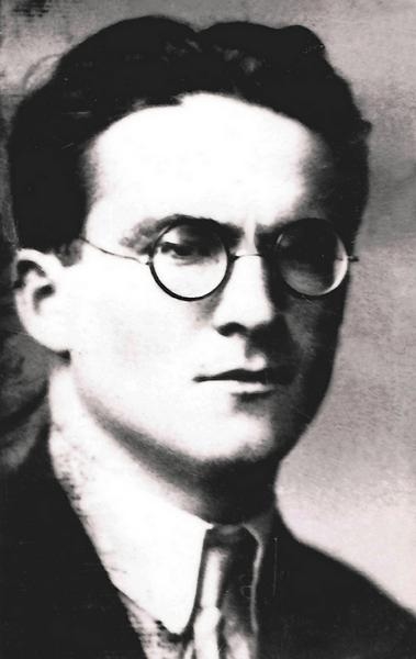 Mircea_Eliade_young