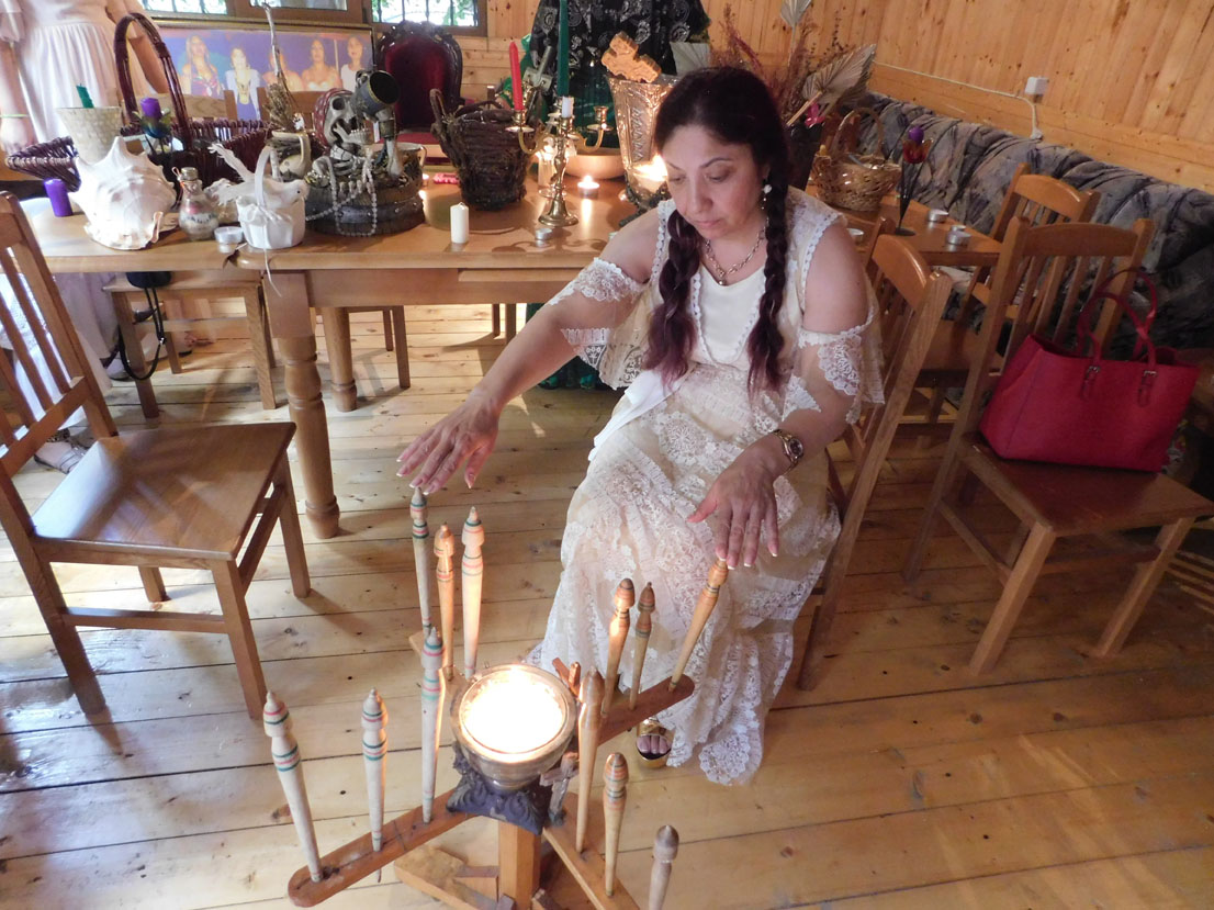 vrajitoarea Ioana Sidonia la ritual pentru tb Nova Bulgaria 1