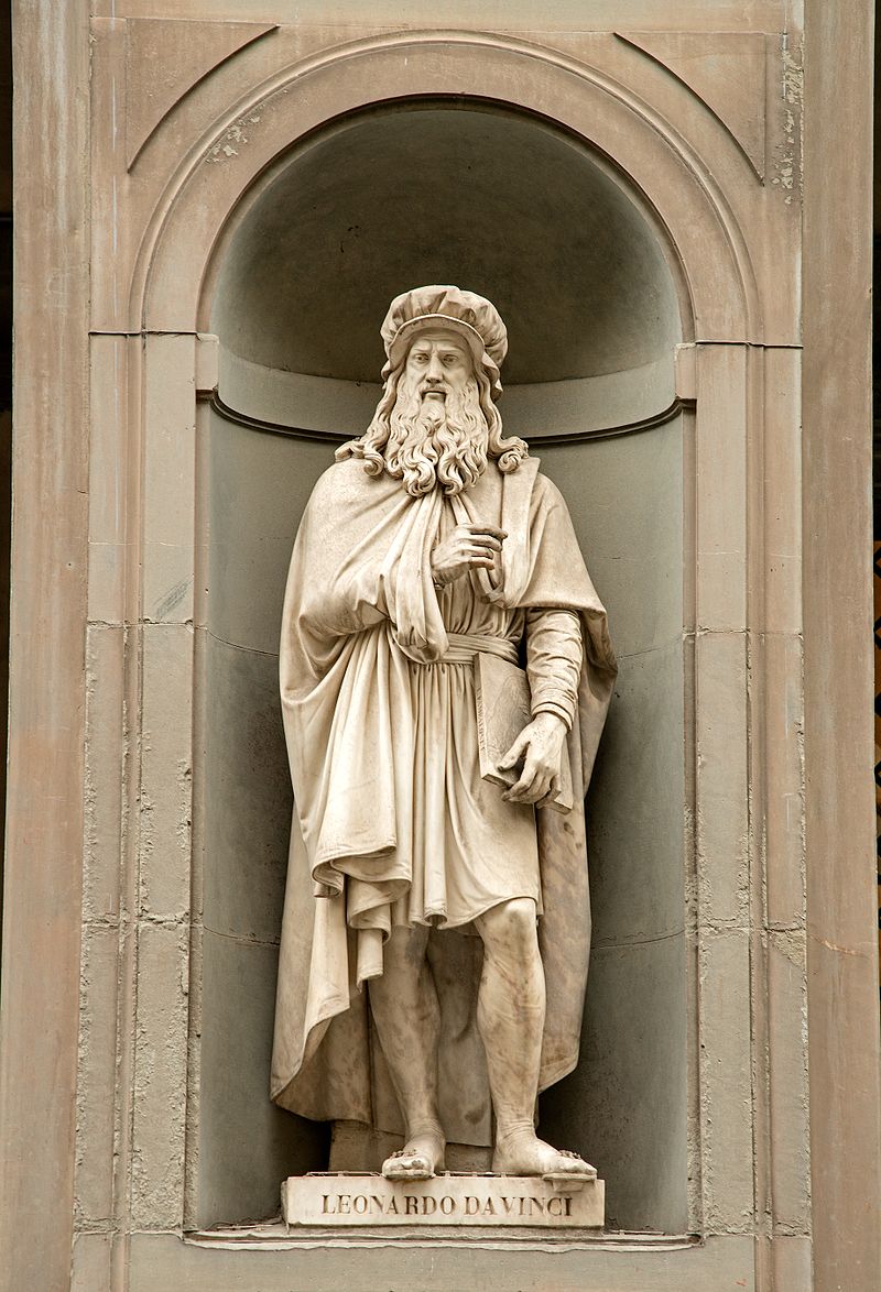 Statue_of_Leonardo_DaVinci_in_Uffizi_Alley,_Florence,_Italy