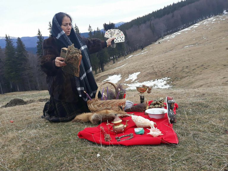 Mulţumiri din Ardeal pentru vrăjitoarea Sandra