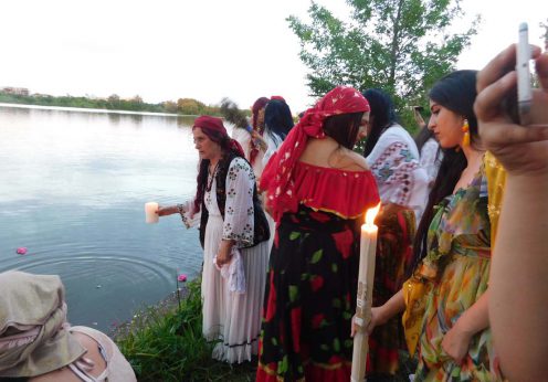 vrajitoarea Elena Minodora in ritual la balta 5v
